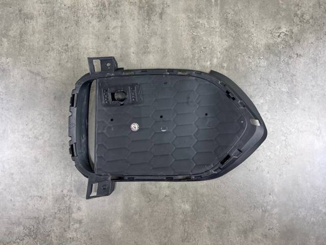 BMW 51118064635 Решетка бампера переднего левая в наличии Киев