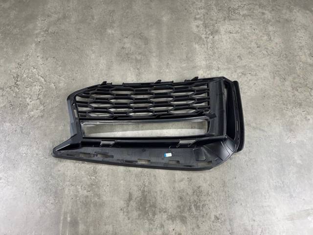 BMW 51118064963 Решетка бампера переднего левая в наличии Тернополь