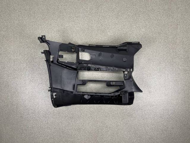 BMW 51118064967 Кронштейн крепления противотуманной фары левой в наличии Николаев
