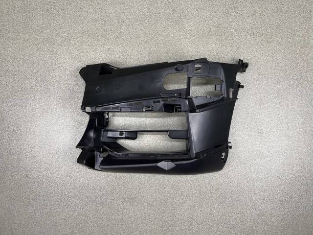 BMW 51118064967 Кронштейн крепления противотуманной фары левой в наличии Ирпень
