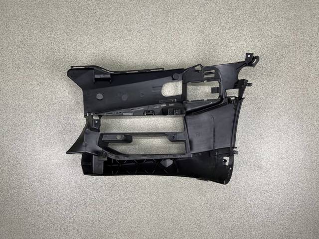 BMW 51118064968 Кронштейн крепления противотуманной фары правой в наличии Украина