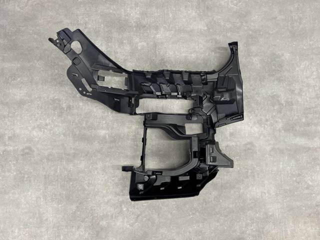BMW 51118069227 Кронштейн крепления противотуманной фары левой в наличии Украина