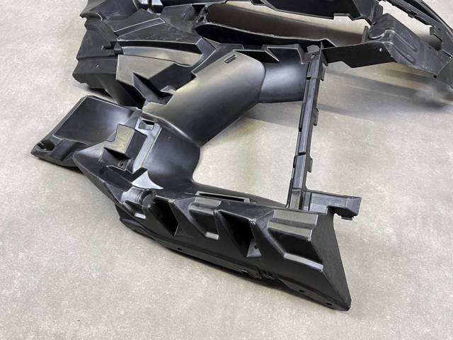 BMW 51118069891 Кронштейн крепления противотуманной фары левой в наличии Павлоград