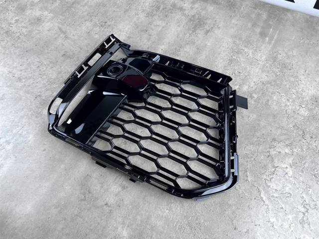 51118069946 BMW Решетка радиатора правая купить в Каменское