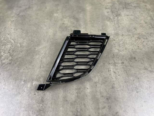 BMW 51118075601 Решетка бампера переднего левая нижняя в наличии Одесса