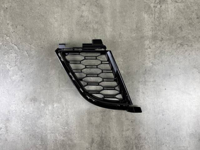 BMW 51118075602 Решетка бампера переднего правая нижняя в наличии Каменское