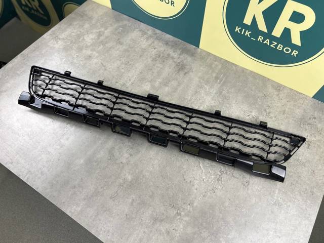 51118092154 BMW Решетка бампера переднего центральная купить в Павлоград
