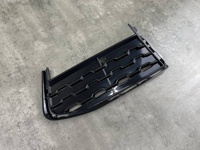 BMW 51118092157 Решетка бампера переднего левая в наличии Ровно