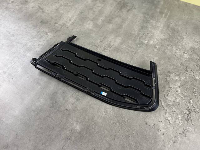 BMW 51118092157 Решетка бампера переднего левая в наличии Кривой Рог
