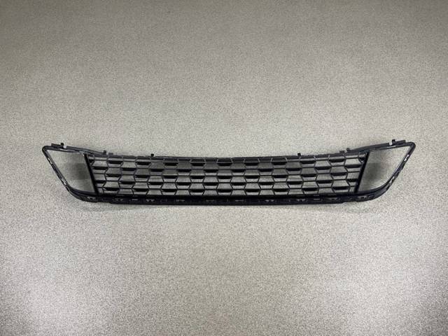 51118098663 BMW Решетка бампера купить в Житомир