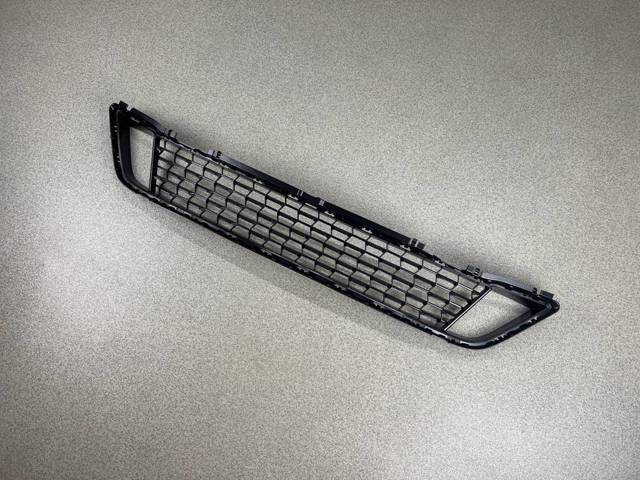 51118098663 BMW Решетка бампера купить в Запорожье