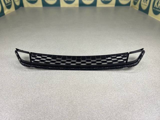 BMW 51118098663 Решетка бампера в наличии Ровно