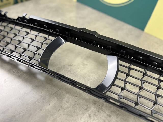 BMW 51118098664 Решетка бампера переднего нижняя в наличии Львов