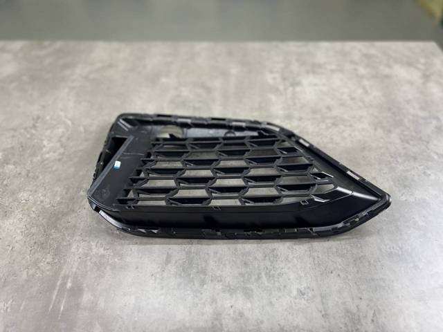 BMW 51118098669 Решетка бампера переднего левая в наличии Винница
