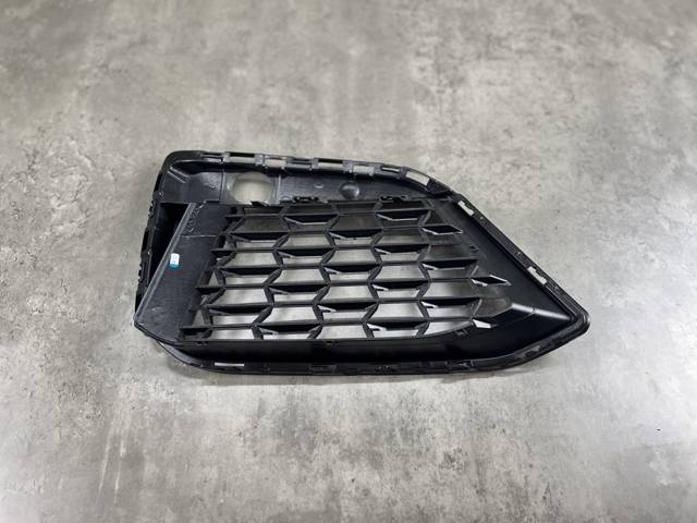 51118098669 BMW Решетка бампера переднего левая купить в Ужгород