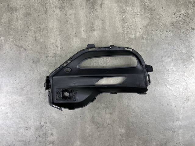 BMW 51118099732 Ободок (окантовка) фары противотуманной правой в наличии Киев