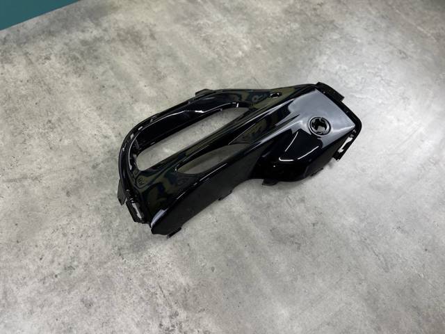 BMW 51118099732 Ободок (окантовка) фары противотуманной правой в наличии Полтава