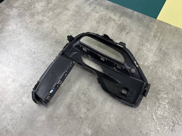 51118746239 BMW Ободок (окантовка) фары противотуманной левой купить в Кривой Рог