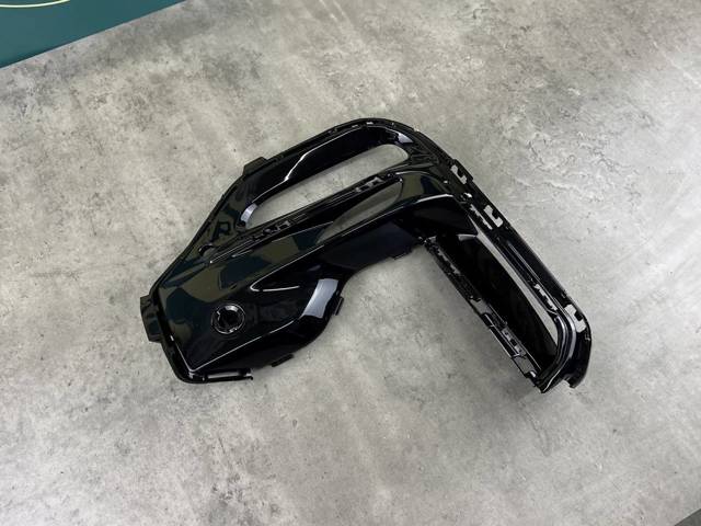 51118746239 BMW Ободок (окантовка) фары противотуманной левой купить в Львов