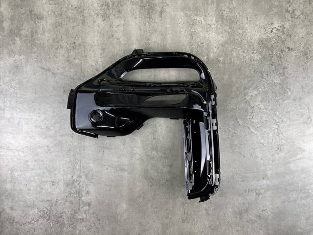 BMW 51118746239 Ободок (окантовка) фары противотуманной левой в наличии Сумы