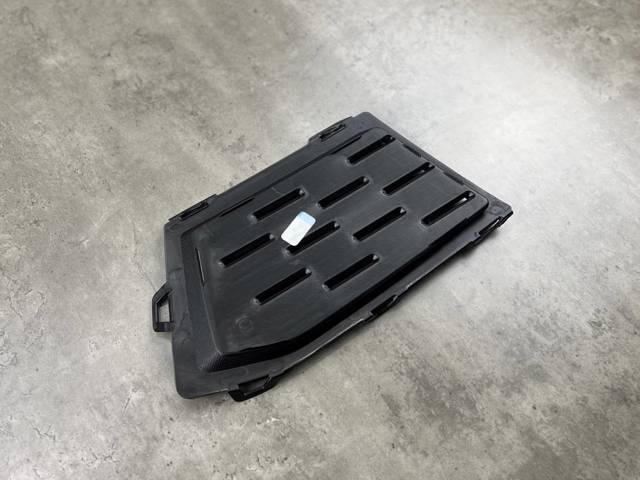 51118747844 BMW Решетка бампера переднего правая купить в Кривой Рог