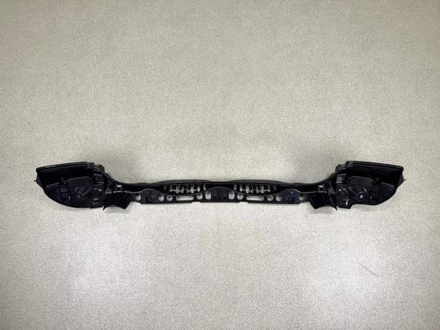 BMW 51127184766 Кронштейн бампера заднего центральный в наличии Тернополь