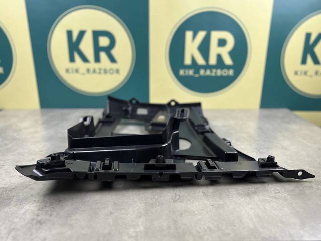 51127256924 BMW Кронштейн бампера заднего внешний правый купить в Николаев