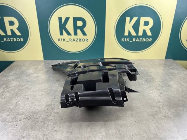 BMW 51127400667 Направляющая заднего бампера левая в наличии Киев