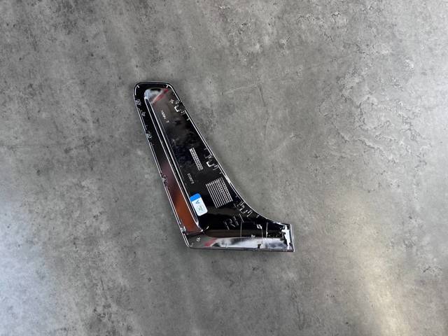 51137347378 BMW Молдинг крыла переднего правого купить в Ужгород