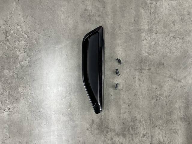 51137418178 BMW Молдинг крыла переднего правого купить в Киев