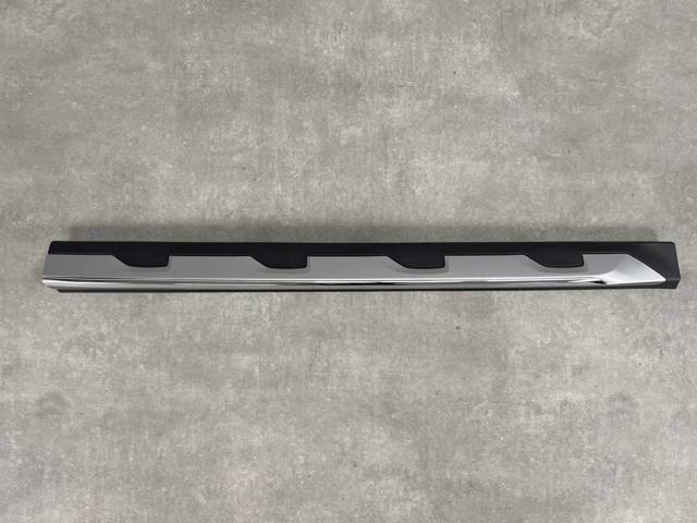 BMW 51138499209 Молдинг двери передней левой нижний в наличии Ровно