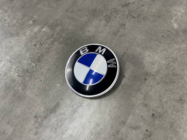 Эмблема капота 51148132375 BMW