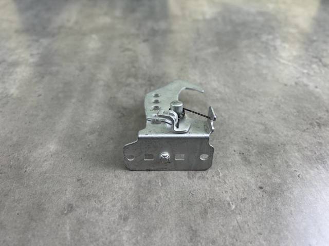 51237210733 BMW Замок капота правый купить в Черкассы