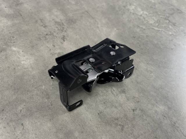 51237431370 BMW Замок капота правый купить в Тернополь