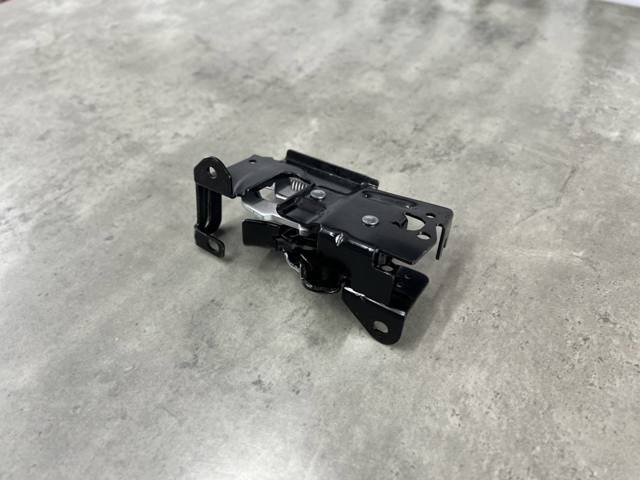 51237431370 BMW Замок капота правый купить в Днепр