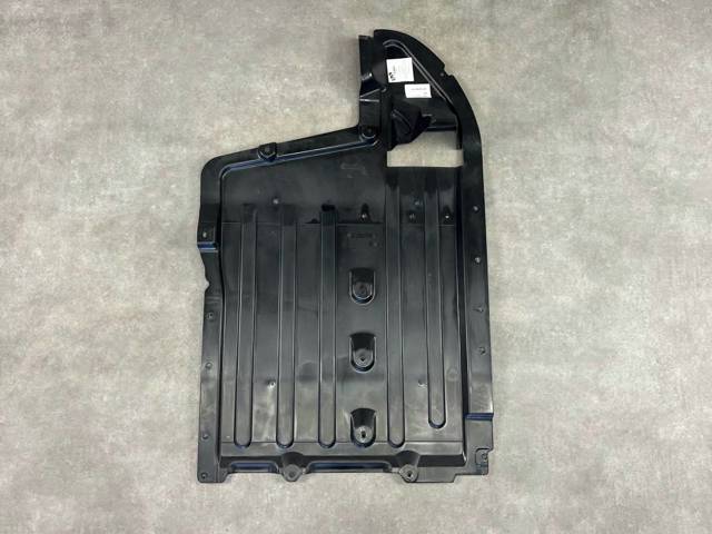 BMW 51487468797 Защита днища, средняя часть в наличии Сумы