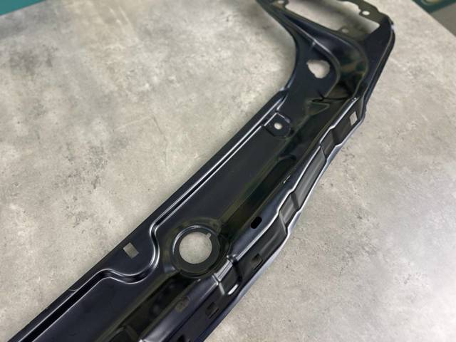 BMW 51647245786 Суппорт радиатора верхний (монтажная панель крепления фар) в наличии Полтава
