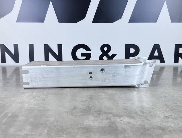 BMW 51647274660 Кронштейн усилителя переднего бампера в наличии Николаев