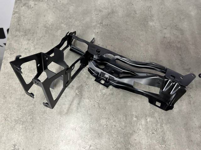 51647320386 BMW Кронштейн (адаптер) крепления фары передней правой купить в Ровно