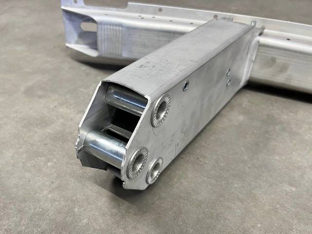 51647333134 BMW Усилитель переднего бампера купить в Днепр