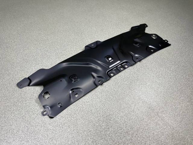 51647383855 BMW Накладка передней панели (суппорта радиатора) верхняя купить в Винница