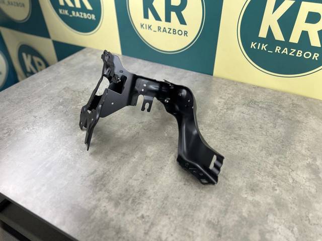 51647383858 BMW Кронштейн (адаптер) крепления фары передней правой купить в Ровно