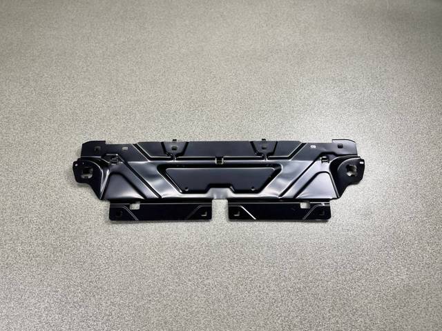 BMW 51647422287 Накладка передней панели (суппорта радиатора) верхняя в наличии Кривой Рог