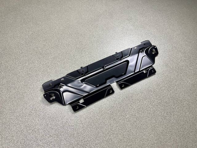 BMW 51647422287 Накладка передней панели (суппорта радиатора) верхняя в наличии Ровно