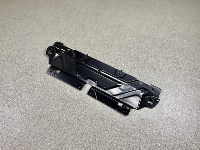 51647422287 BMW Накладка передней панели (суппорта радиатора) верхняя купить в Черновцы