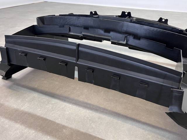 51648055208 BMW Воздуховод (дефлектор) радиатора купить в Николаев