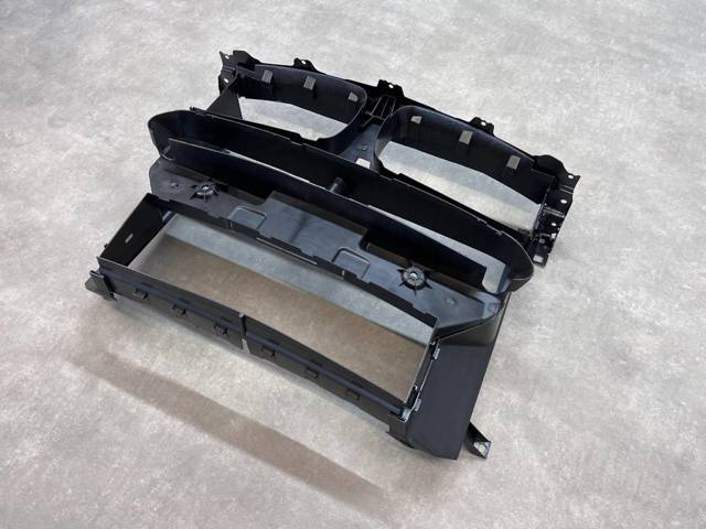 51648055208 BMW Дефлектор радиатора купить в Кривой Рог