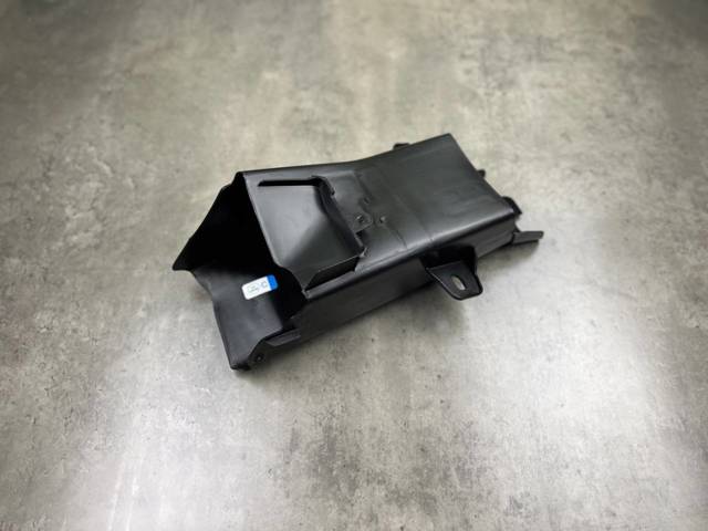 51747200797 BMW Воздуховод тормозного диска левый купить в Харьков
