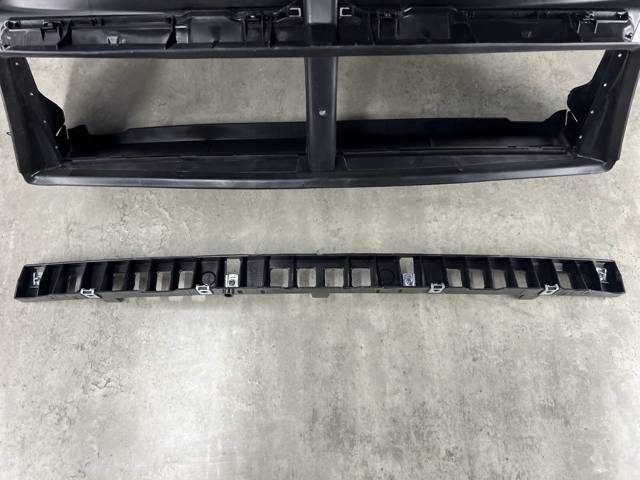 51747374197 BMW Дефлектор радиатора купить в Черкассы