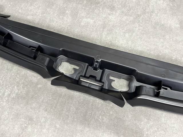 51747475261 BMW Воздуховод (дефлектор) радиатора верхний купить в Ровно